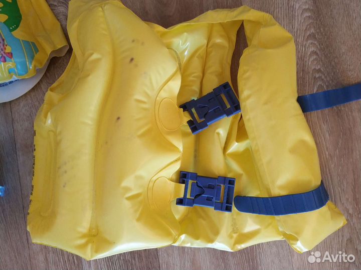 Детский надувной жилет для плавания