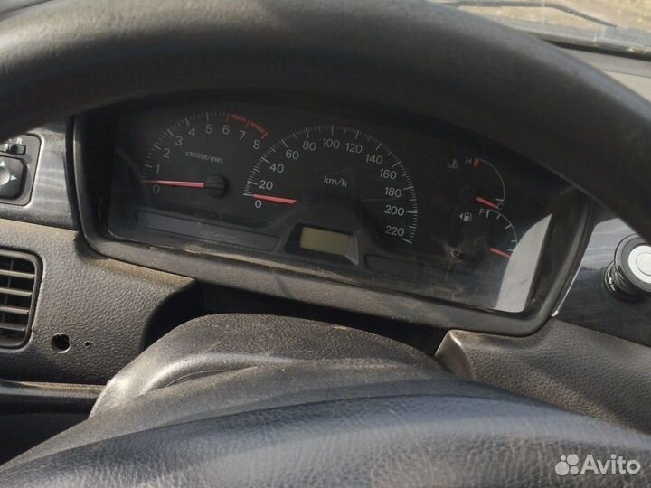 Mitsubishi Lancer 1.3 МТ, 2004, 180 000 км