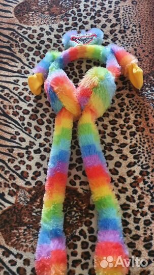 Ободок-наушники.Машет рукой и светятся