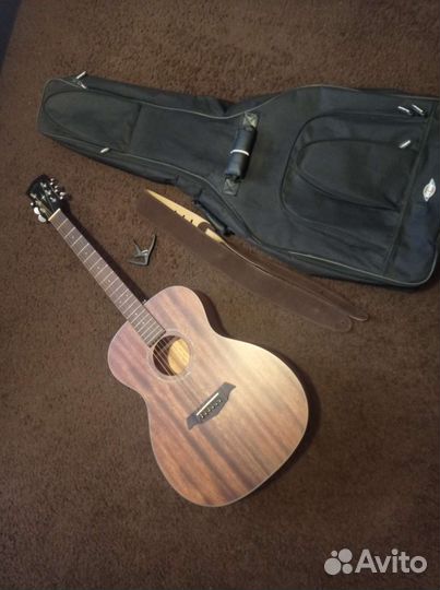 Нов. акустическая гитара Parkwood S22M
