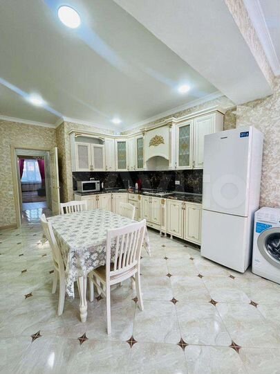 2-к. квартира, 75 м², 1/10 эт.