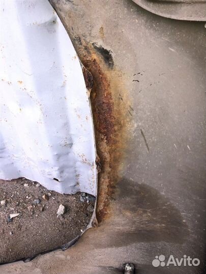 Крыло переднее правое Toyota Land Cruiser UZJ200