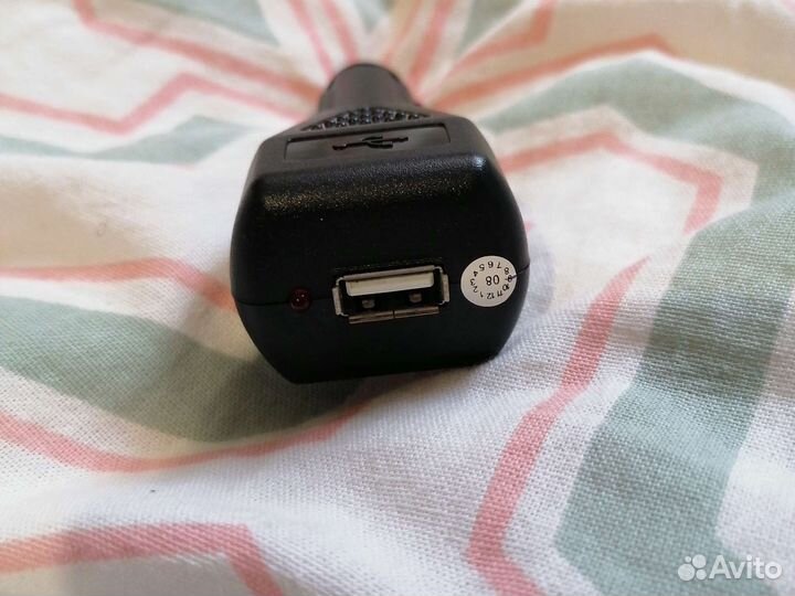 Автомобильное зарядное устройство usb