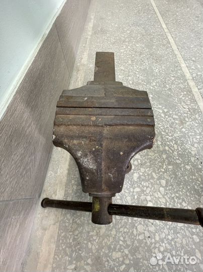 Тиски слесарные СССР 140 мм