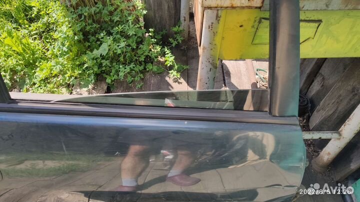 Дверь на toyota carib