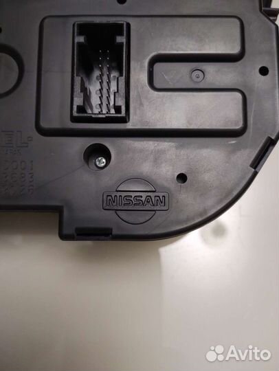 Панель климат контроль Nissan Tiida