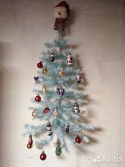 Елка напольная, настенная и игрушки