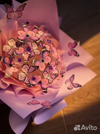 Светящийся букет из бабочек