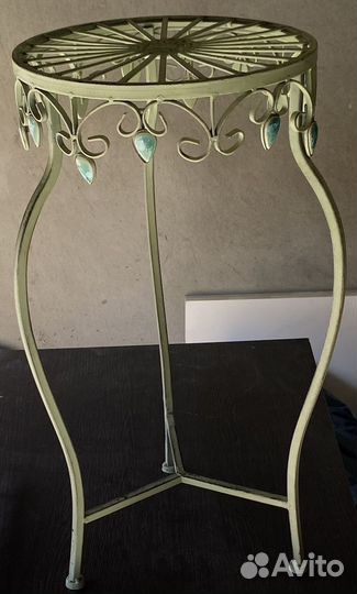 Подставка для цветов металлическая