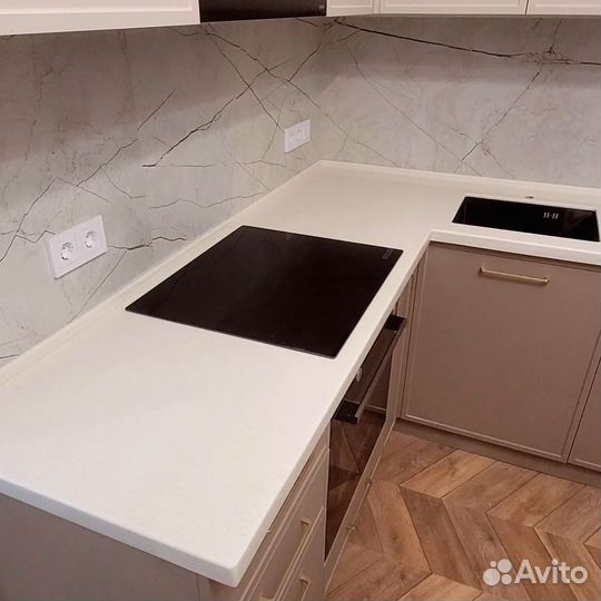 Столешница из камня кварцевый агломерат