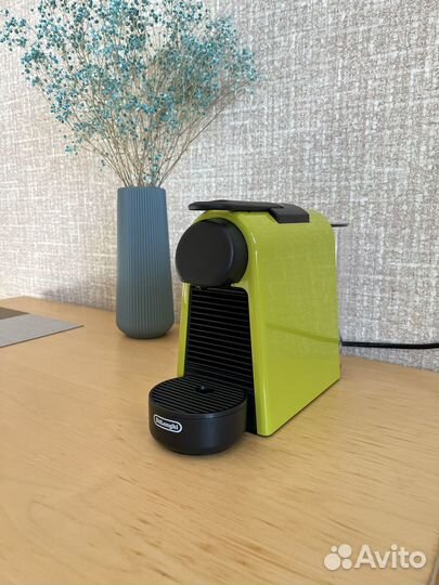 Кофемашина капсульная Delonghi EN85.L