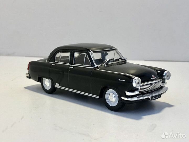Модель автомобиля Черная Волга Газ-21