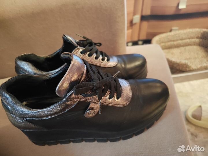 Ботинки женские 39 размер