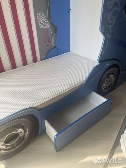 Детская кровать автомобиль б/у