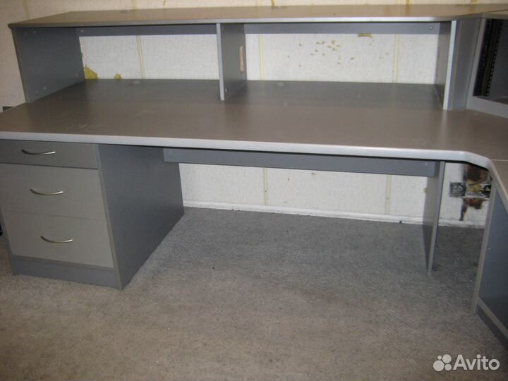 Cтудийная мебель (стол аранжировщика)