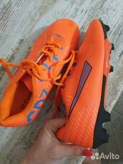 Детские футбольные бутсы