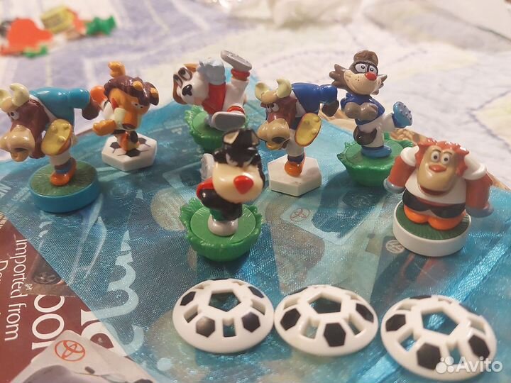 Киндер сюрприз футболисты и 1 хоккеист