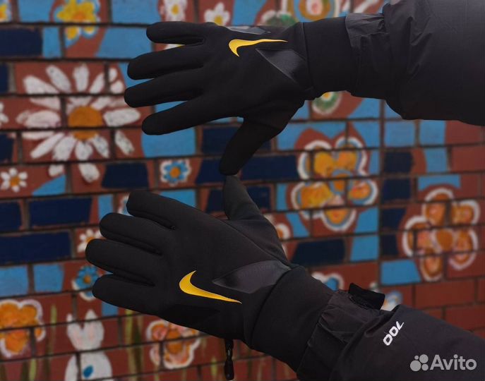 Перчатки Nike hyperwarm