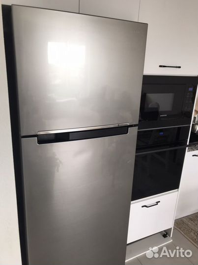 Холодильник Samsung rt43k6000s8