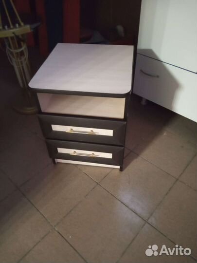 Тумба прикроватная