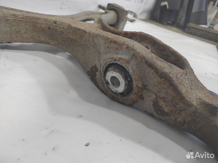 Рычаг передний правый нижний Mercedes W164