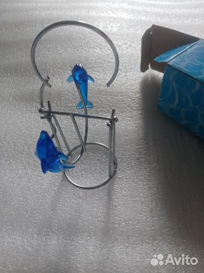 Игрушка ястреб, и дельфинчики