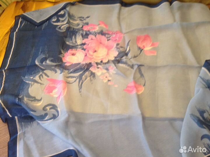 Платки и косынка новые. Винтаж