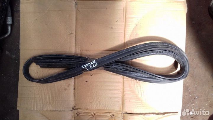 Уплотнитель капота Mercedes Benz E-Klasse W211 200