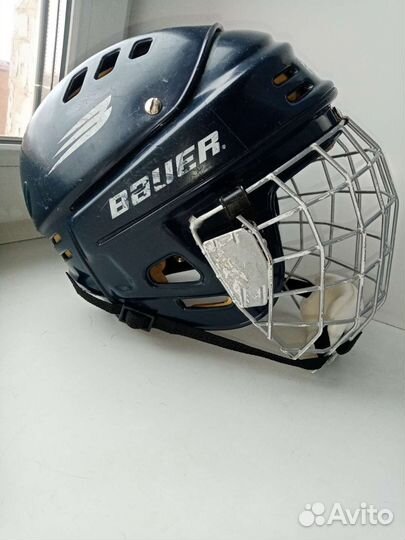 Хоккейный шлем