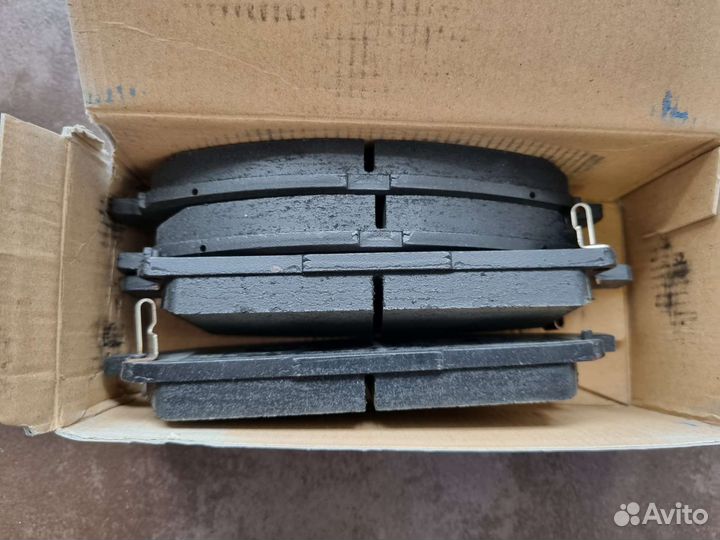 Тормозные колодки передние Akebono AN-450WK