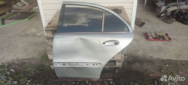 Мерседес W 211 задняя дверь