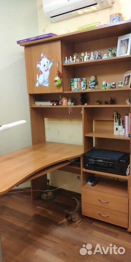 Компьютерный стол для школьников