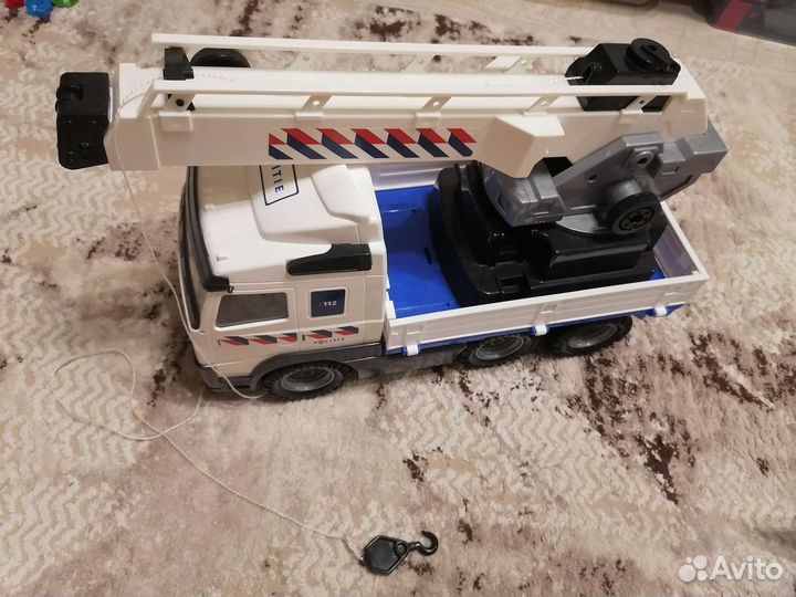 Подъемный кран игрушка