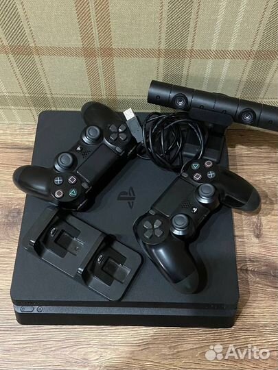 Sony PS4 Slim