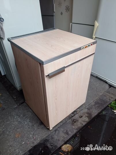 Отличная морозилка Бирюса