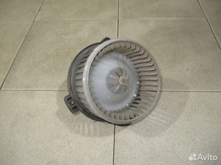 Моторчик печки Toyota Corolla (E120)