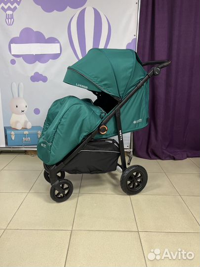 Прогулочная коляска всесезонная