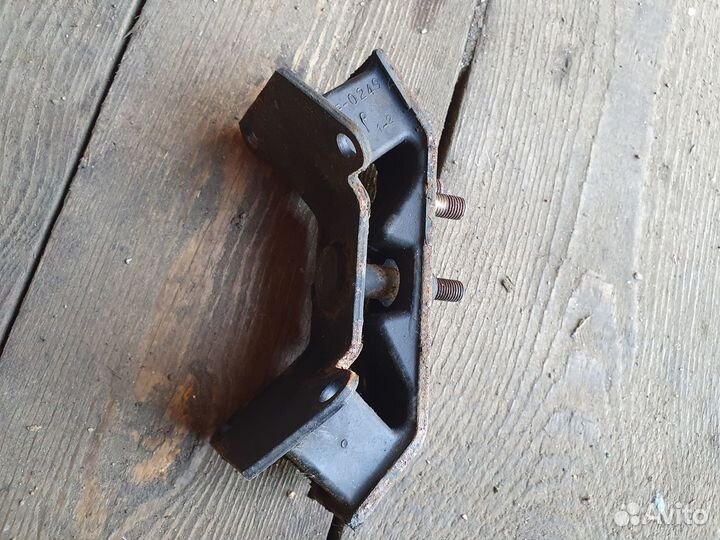 Подушка АКПП Subaru