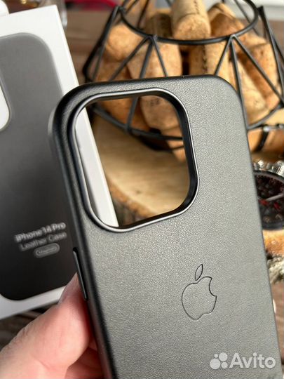 Чехол iPhone 14 Pro Кожа черный