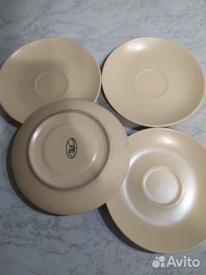 Набор чашек с блюдцами на подвесе