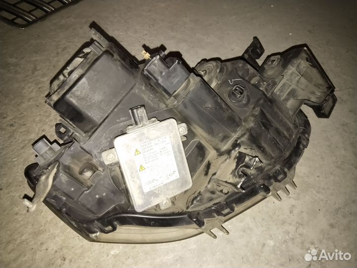 Продам фару Mitsubihi pajero sport 2 поколение