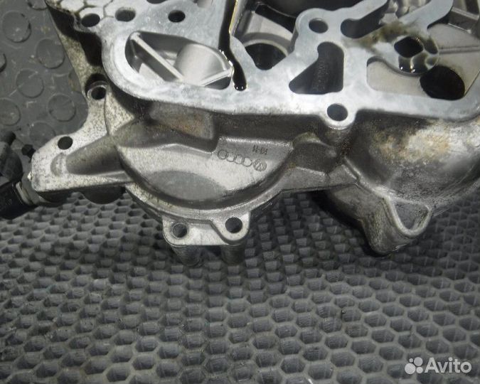 Audi Q5 Кронштейн масляного фильтра