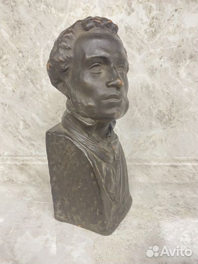 Бюст Пушкина