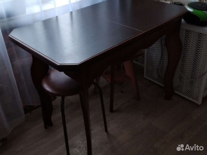 Кухонный стол