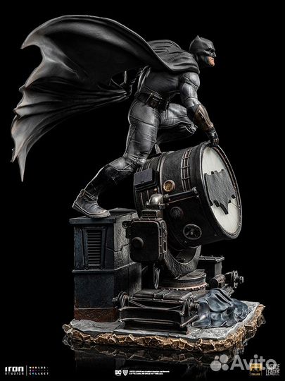 Batman on Batsignal Deluxe