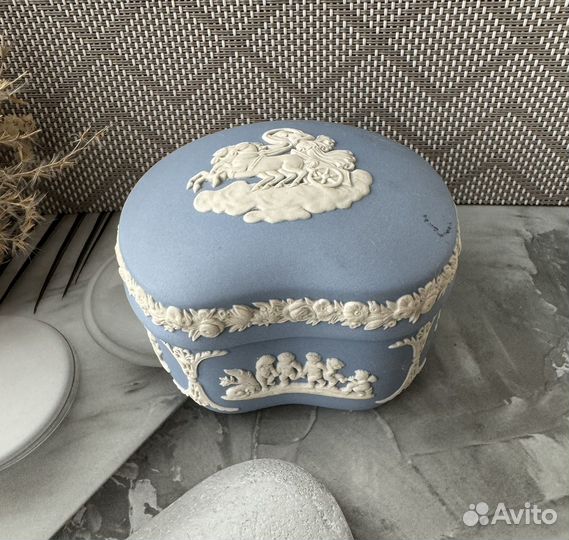 Шкатулка голубой бисквит фарфор Wedgwood