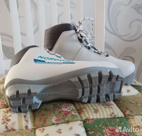 Лыжные ботинки детские размер 32