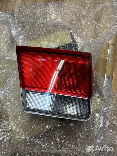 Фонарь задний внутренний Mazda 626