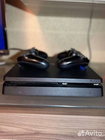 Ps4 slim 500gb 2 геймпада + 3 игры