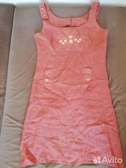 Льняное платье с вышивкой